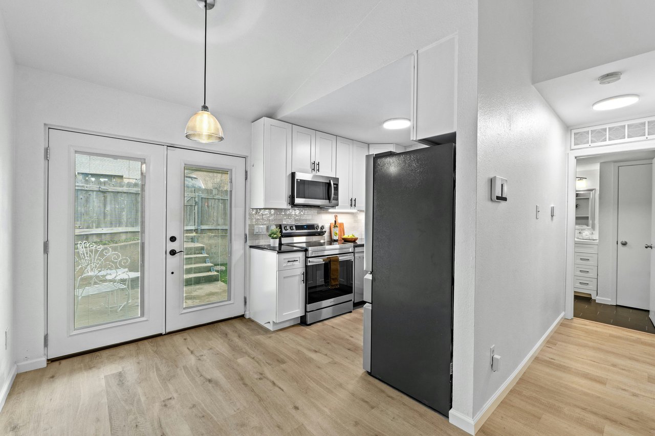 Bright & Chic Corner Lot Home in Coppertree Condos