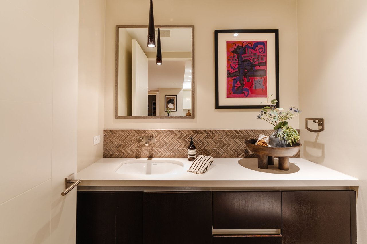 441 S Barrington Ave Unit: 109, Brentwood 