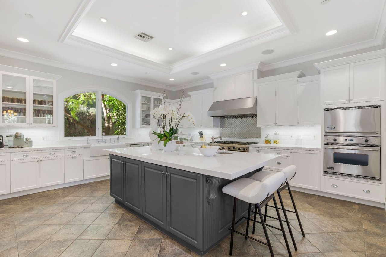 16677 Stone Oak Park