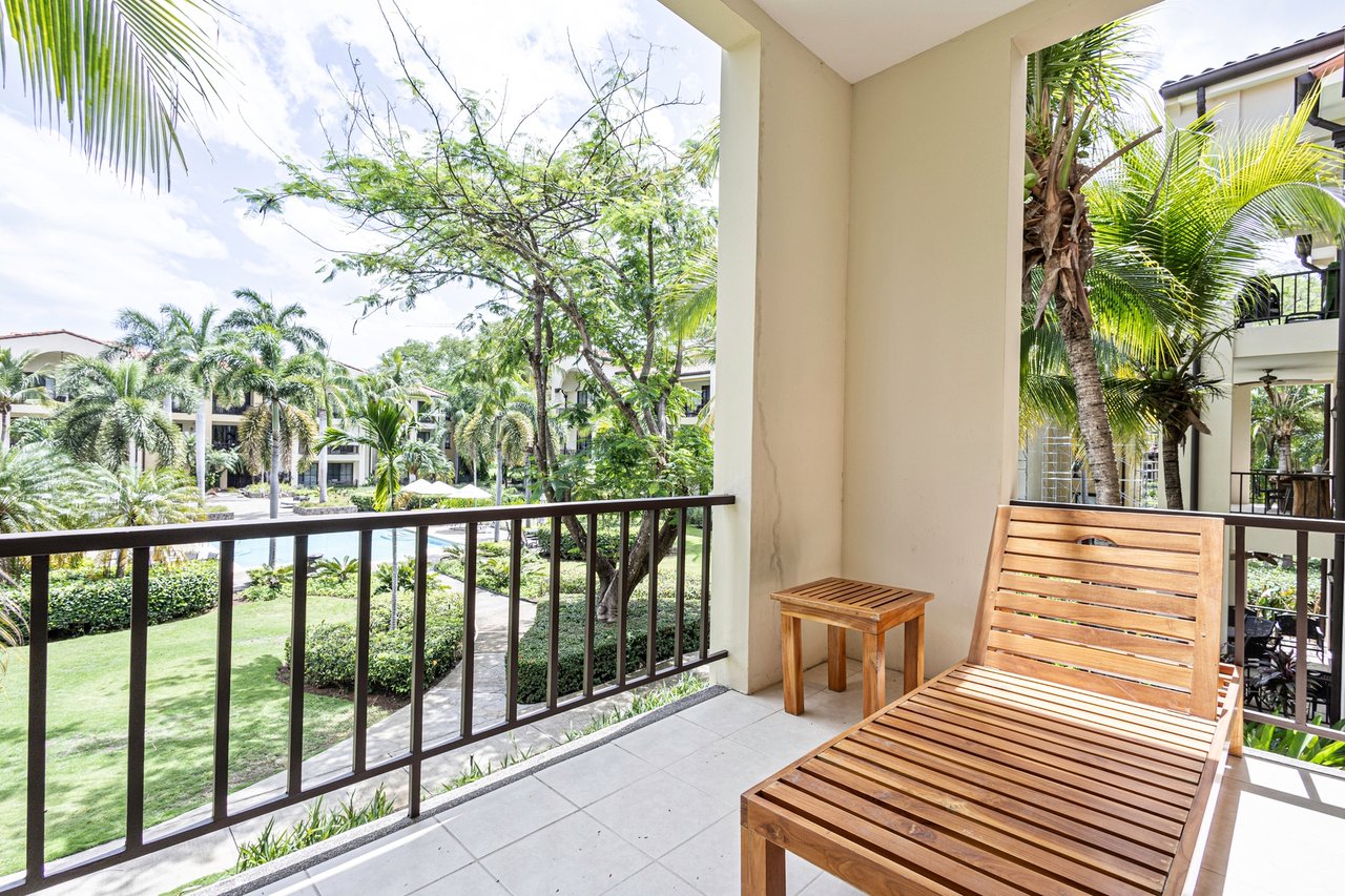 Close to Beach Luxury Two Bedroom Condo