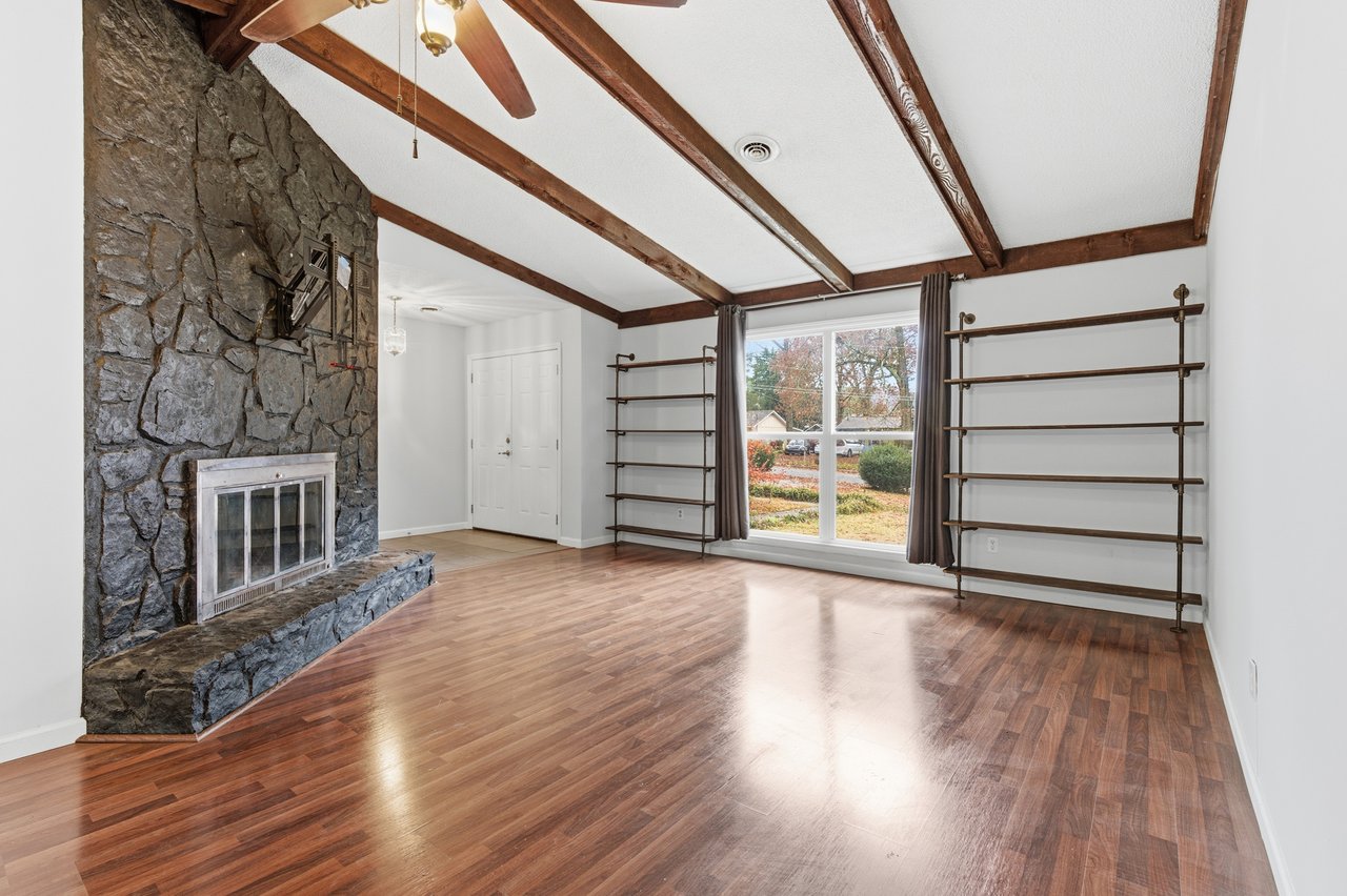 Charming Huntsville Home with Vaulted Ceilings & Patio