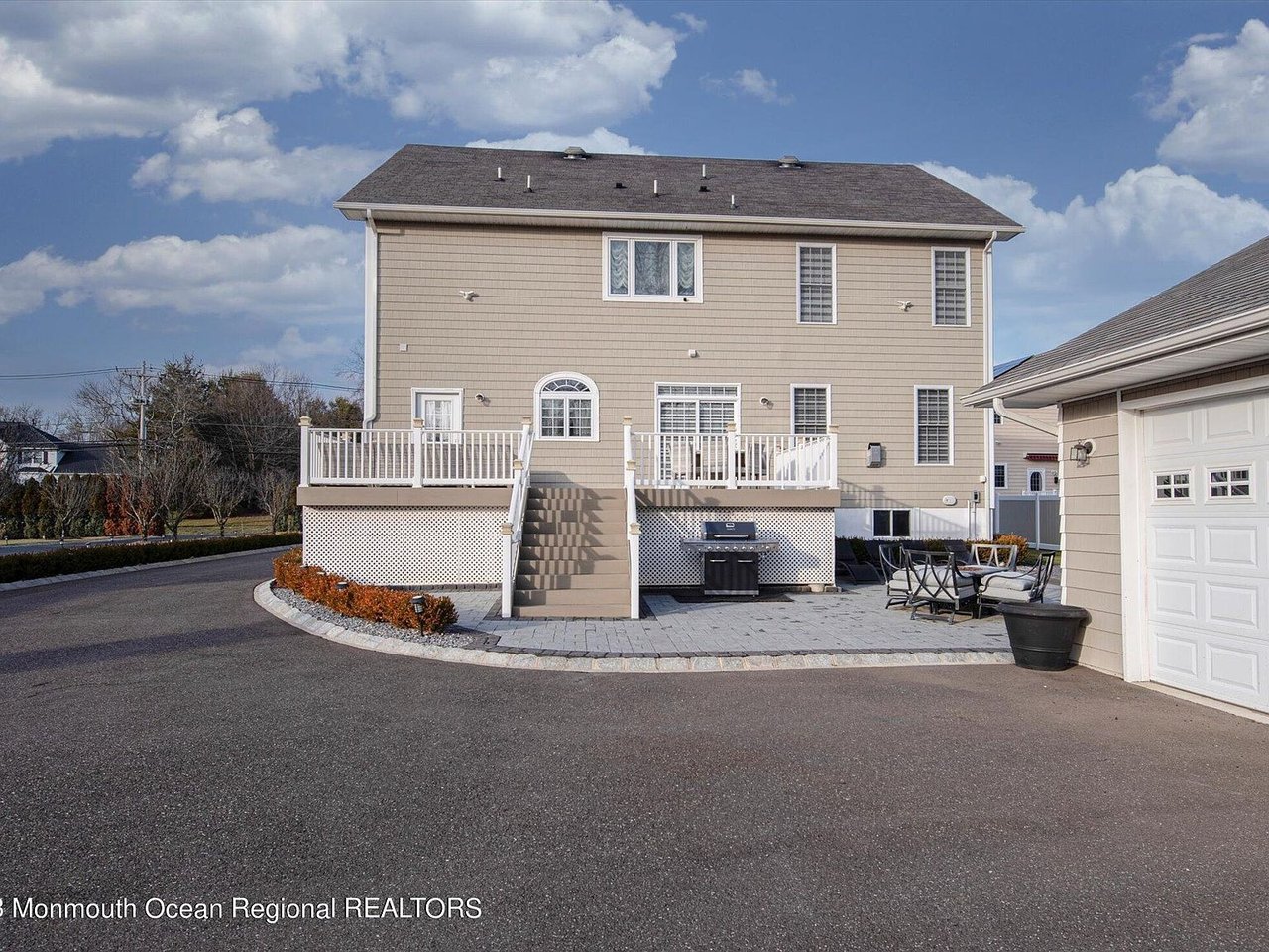 11 Gordons Corner Road