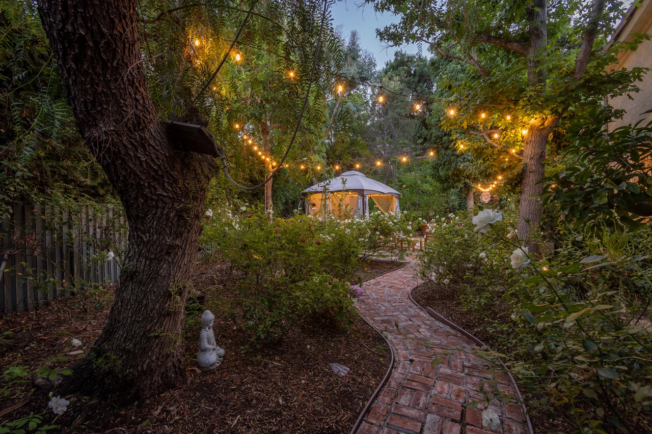 5985 Vista De La Luz