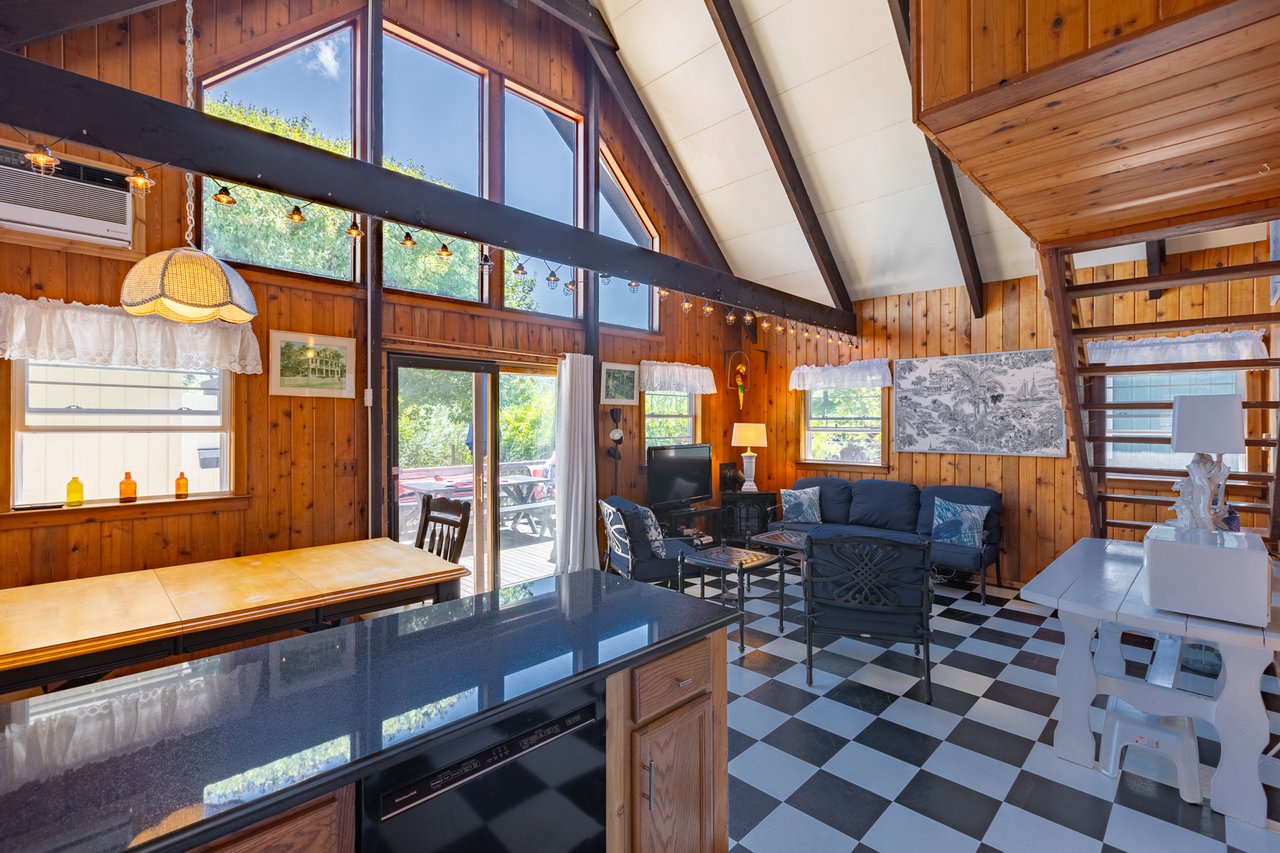 89 Pine Walk