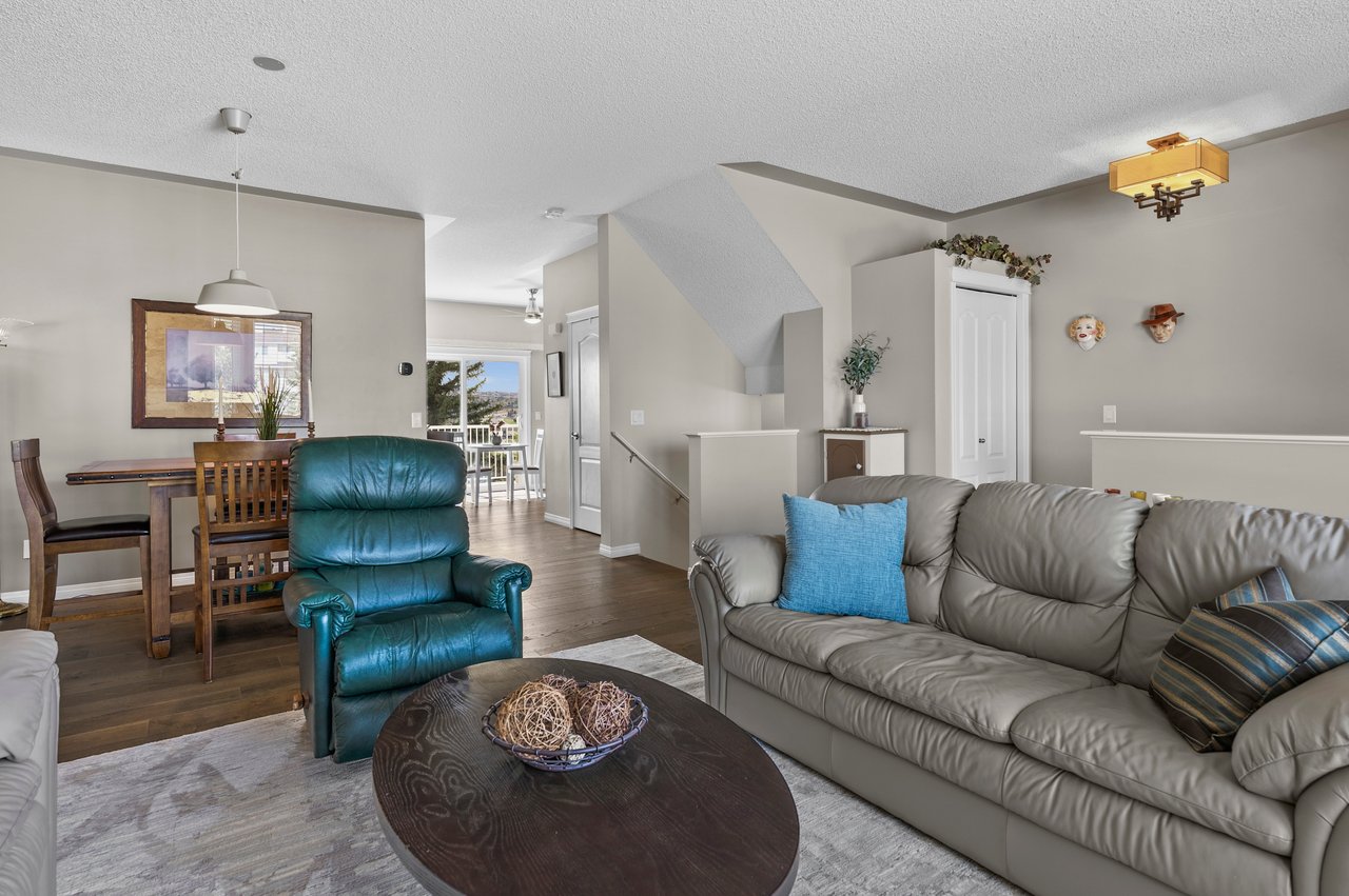 139 Country Hills Gardens NW