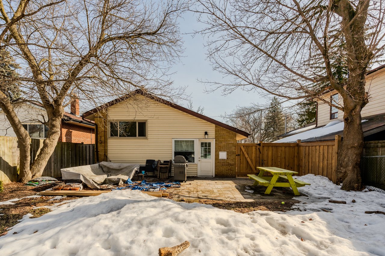 86 Bow Valley Dr