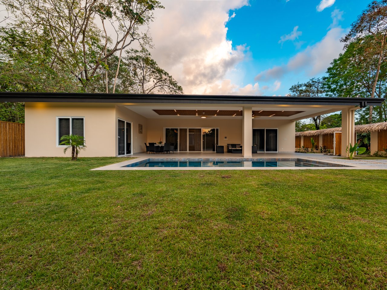Refined Tropical Home in Uvita, Costa Rica | Walk to Beach & Parque Nacional Marino Ballena