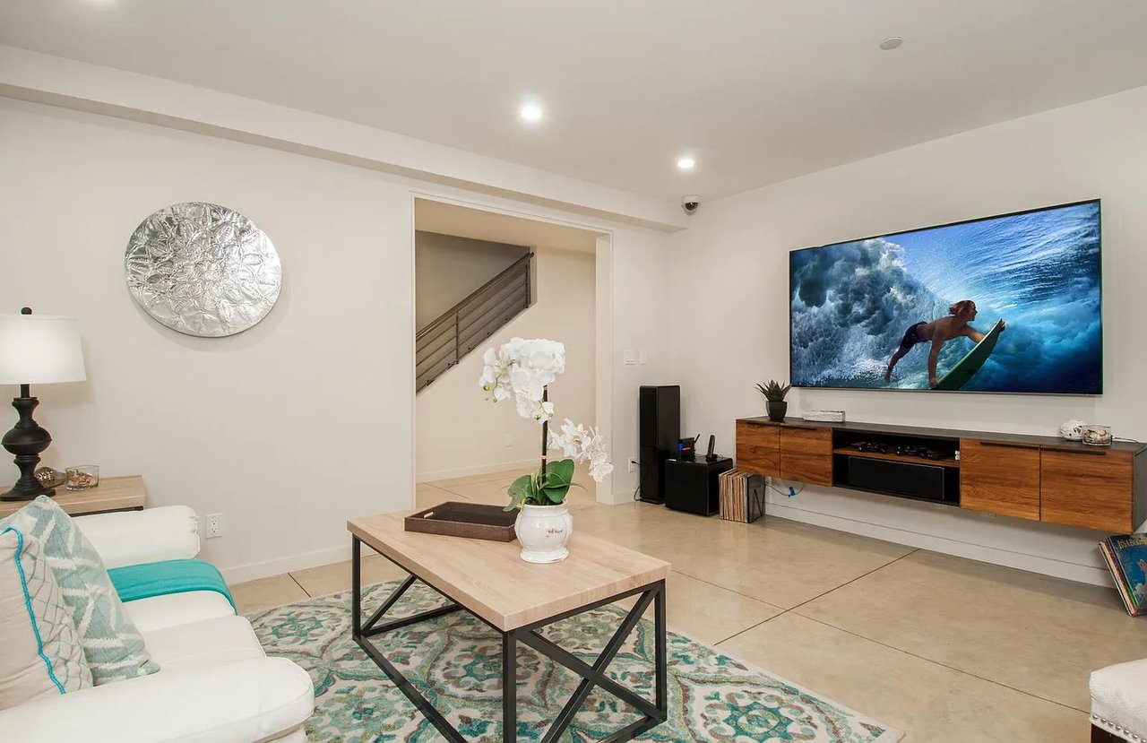 611 Bayview Dr