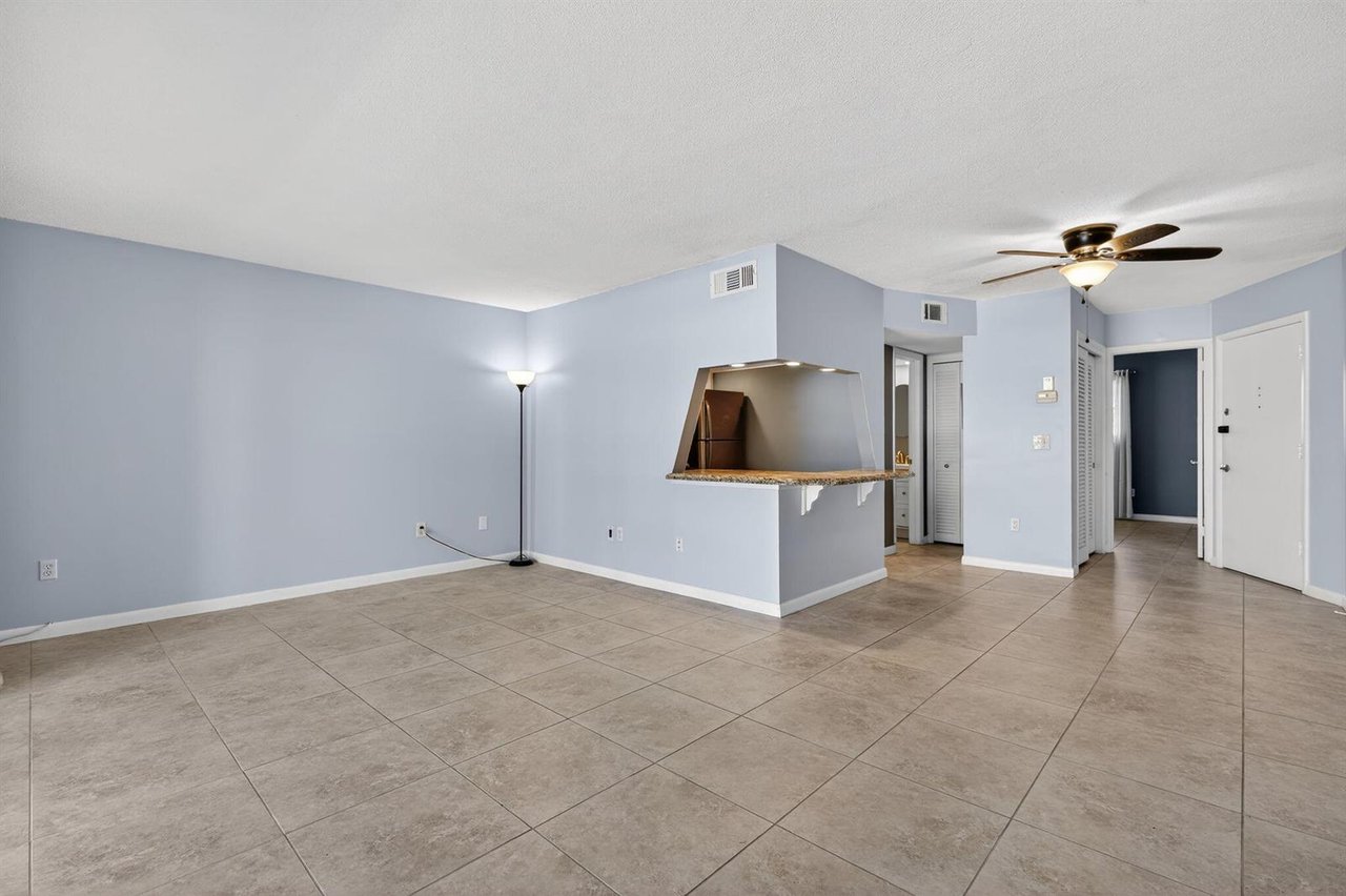 121 Wettaw Lane Ln #112