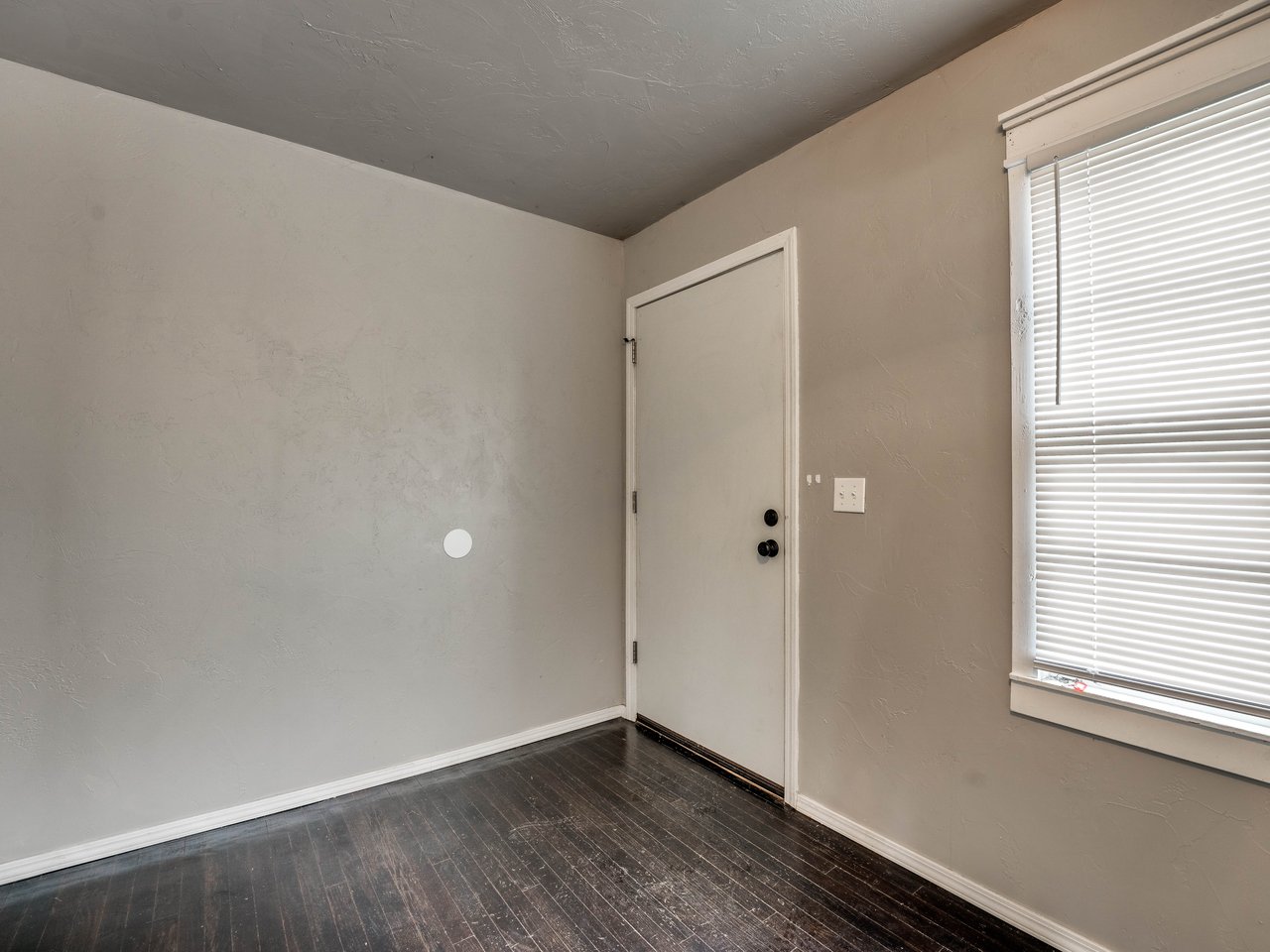 1313 Laverne