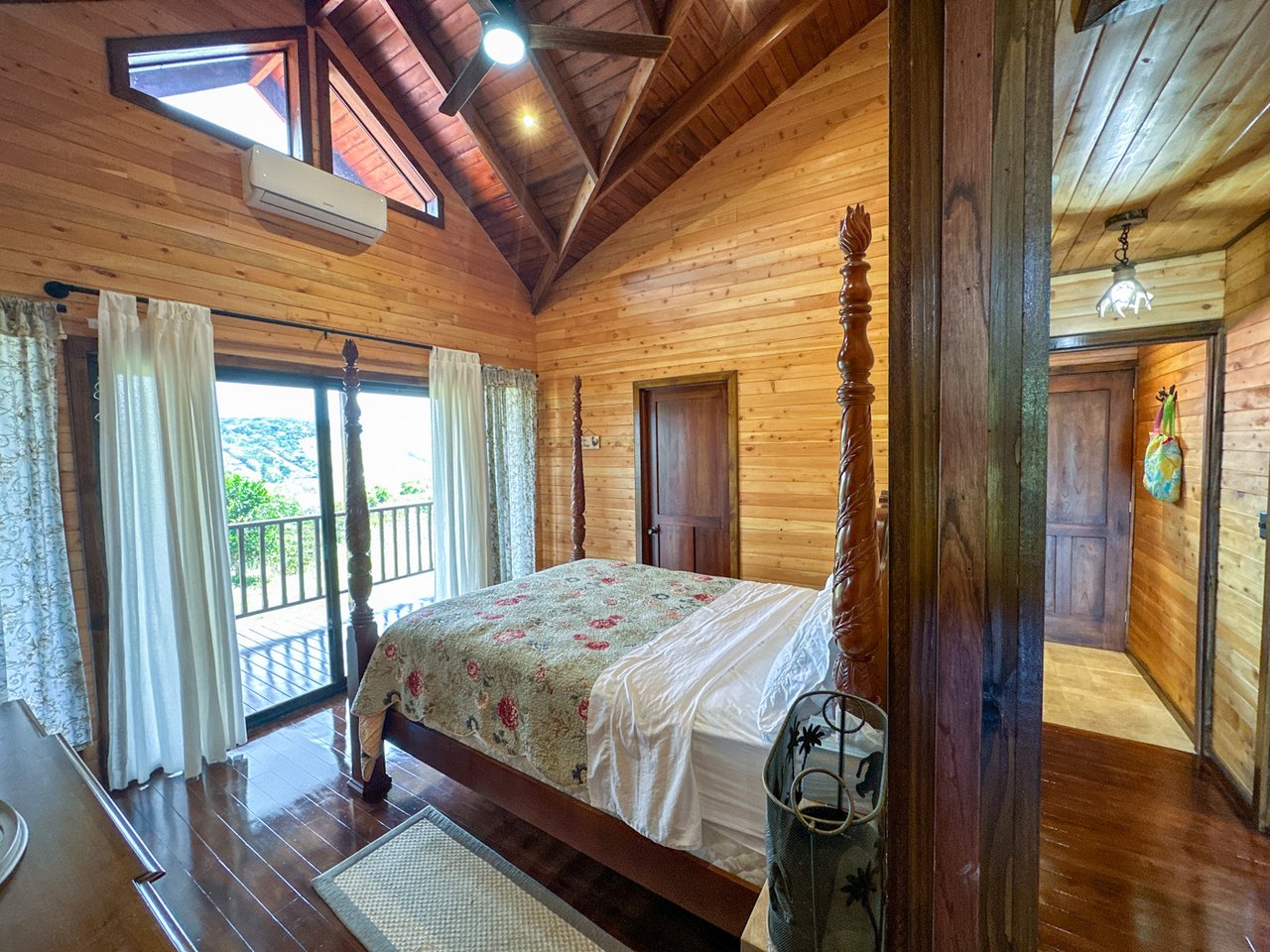 Serene Splendor - Discover Your Dream Home in Pacuar Perez Zeledon