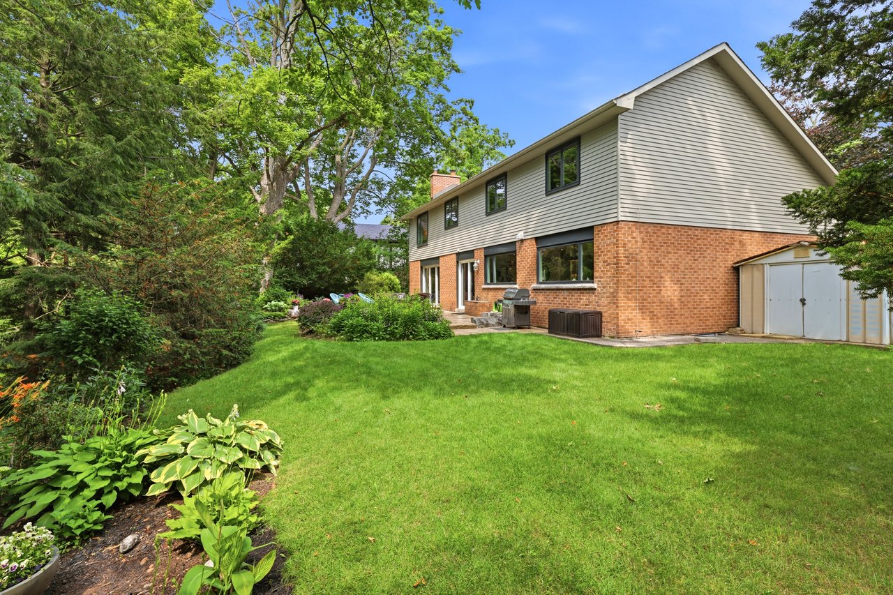 Rare Court Location on Oakville Golf Course