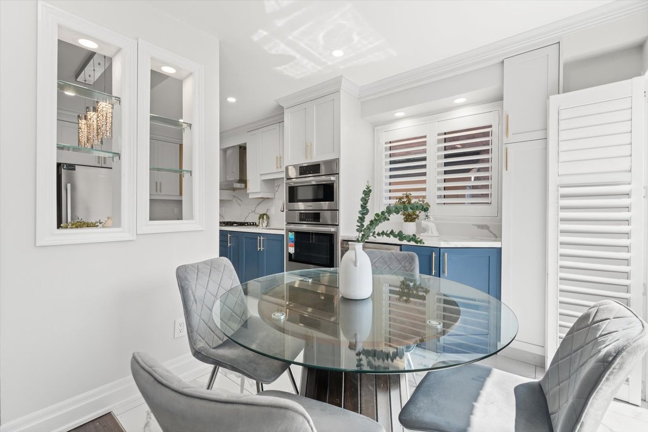 17 Holroyd St
