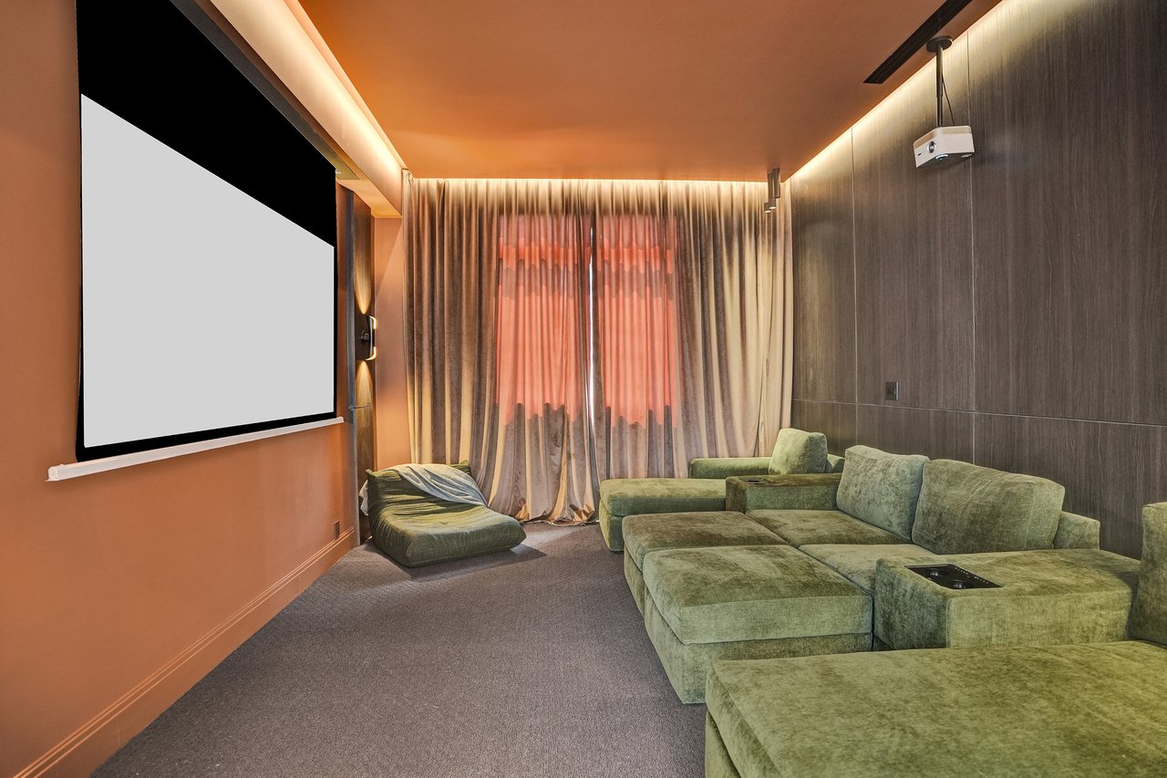 30  S Compass Dr