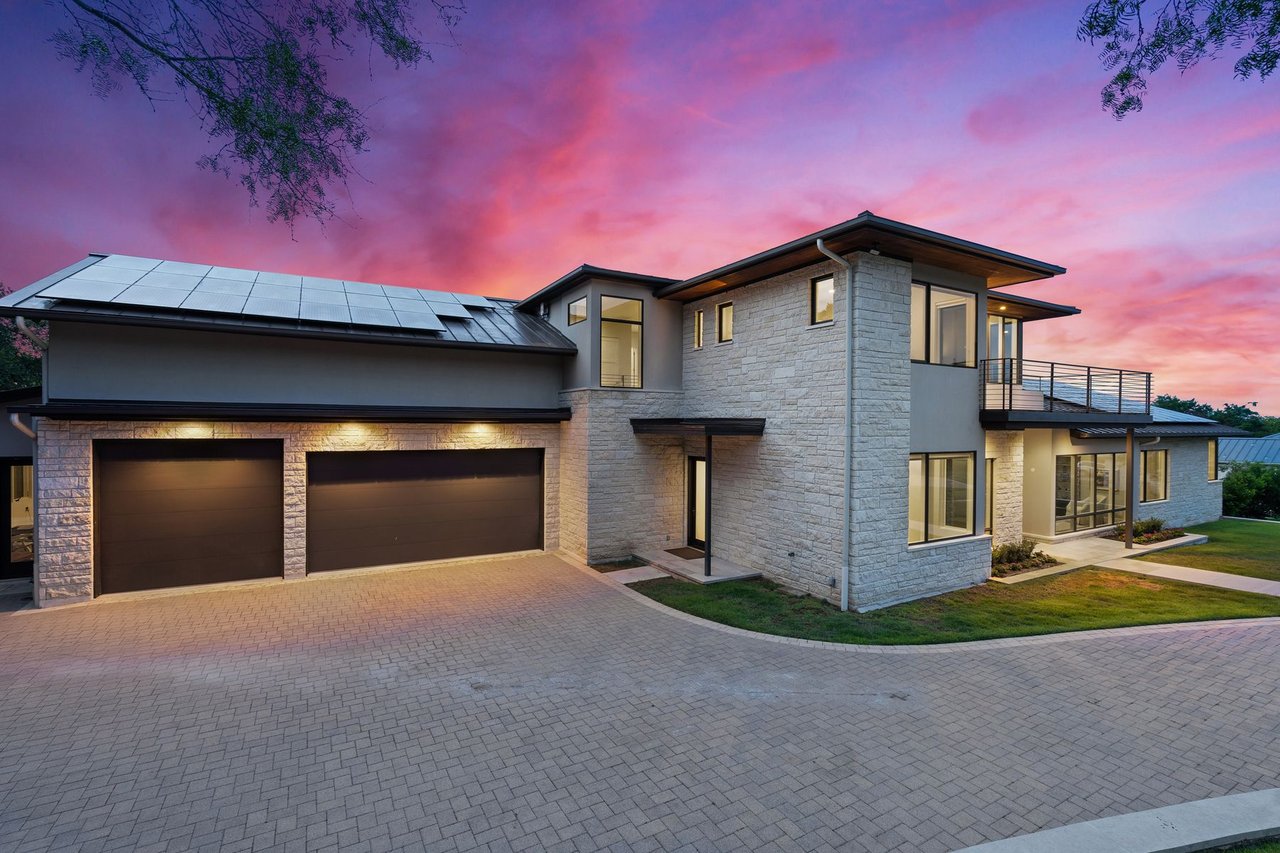 Las Lomas Contemporary
