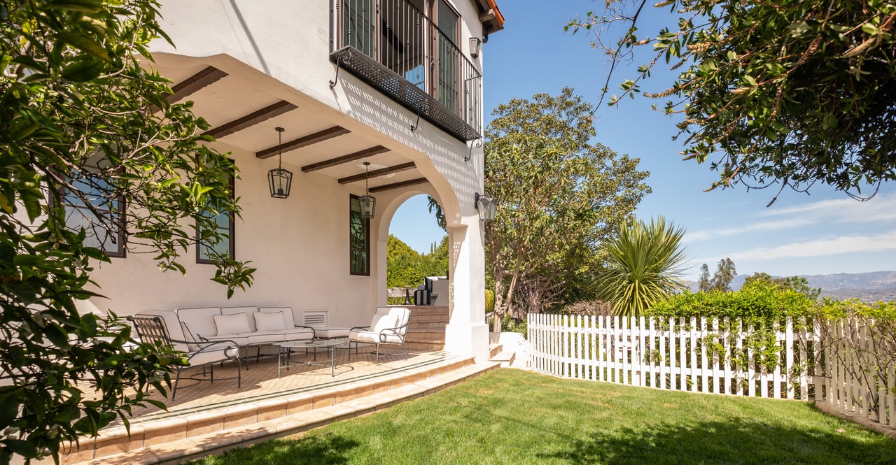 3922 Glenridge Dr, Sherman Oaks 