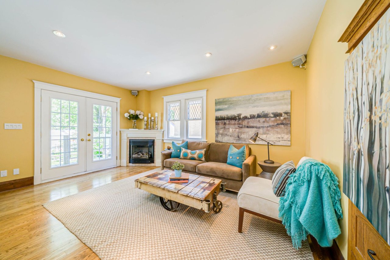15 Eastwood Ave