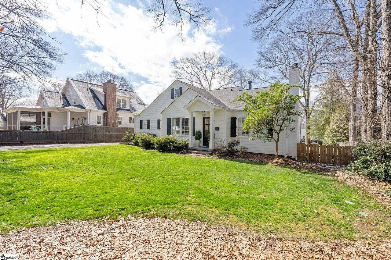 22 N Brookwood Dr