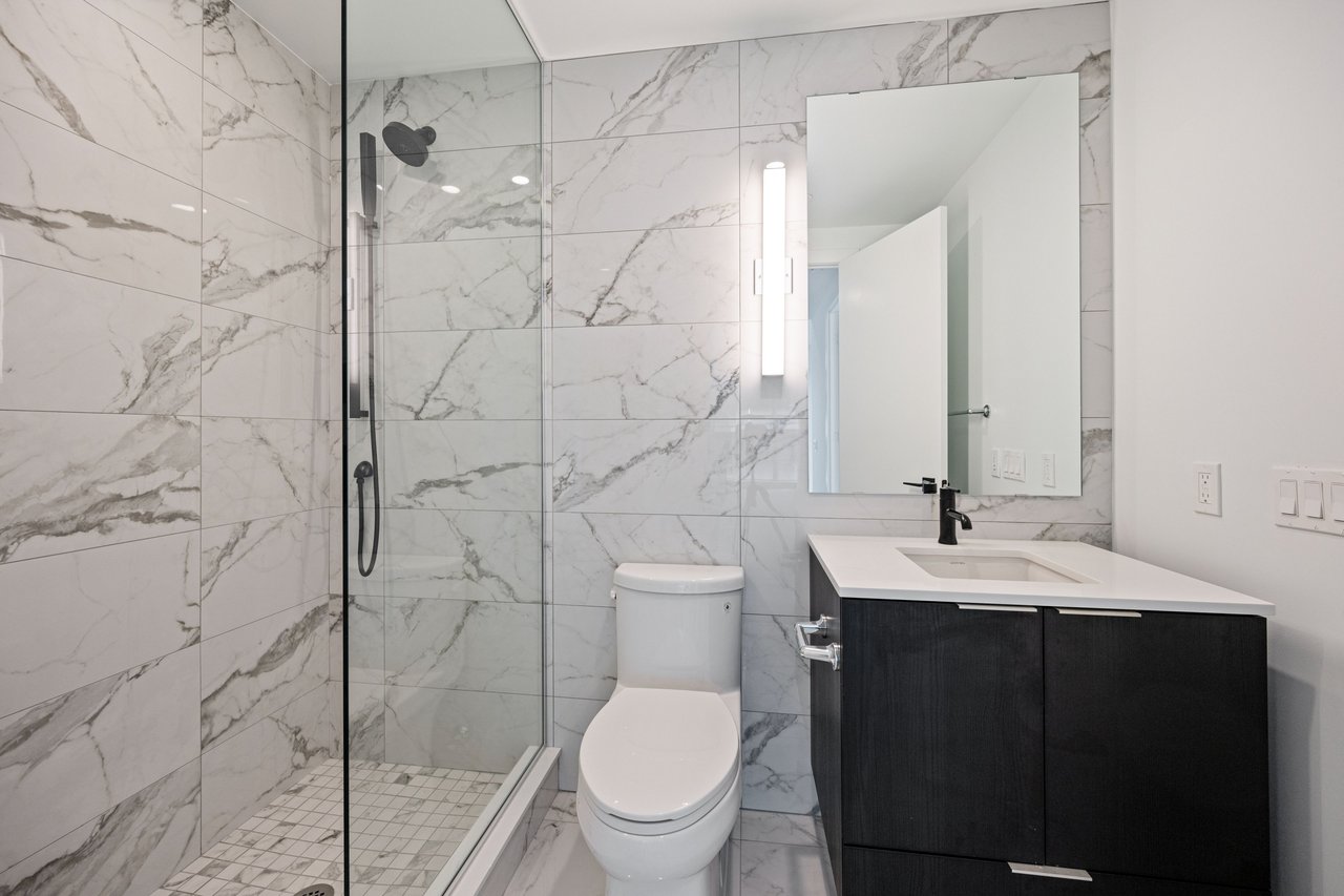 327 King Street W Unit: 3703