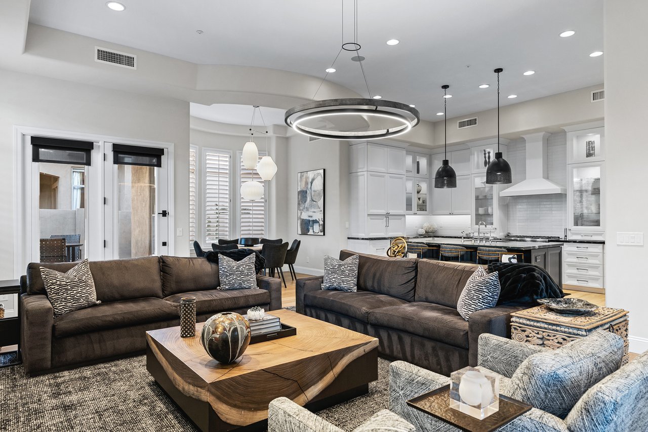 8832 E WETHERSFIELD Road