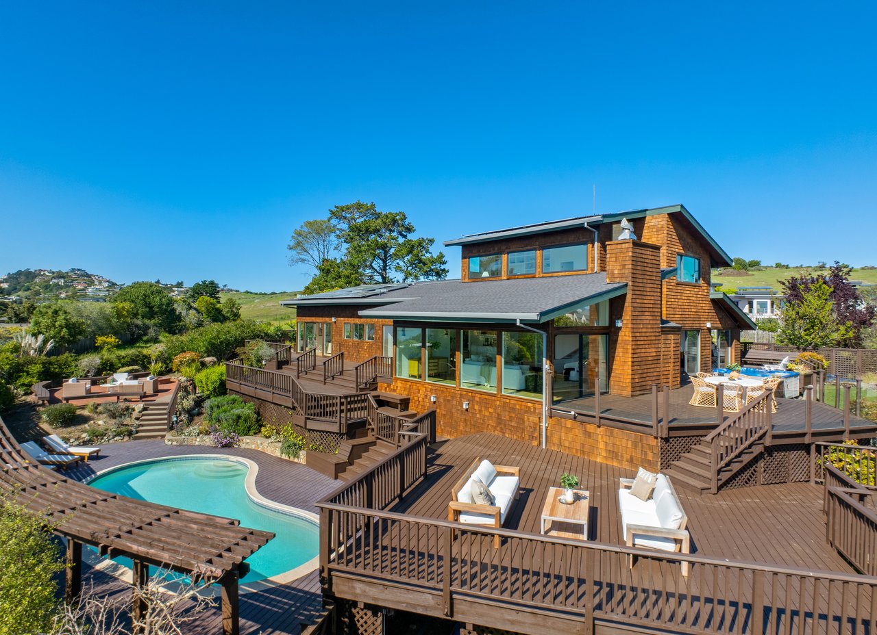 Sweeping Views of San Francisco and the Golden Gate Bridge