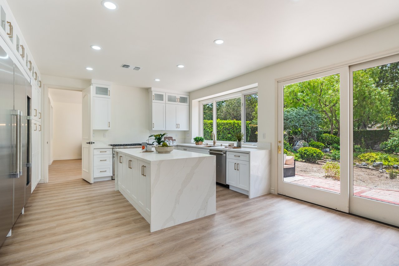 20 Meadow Wood Drive