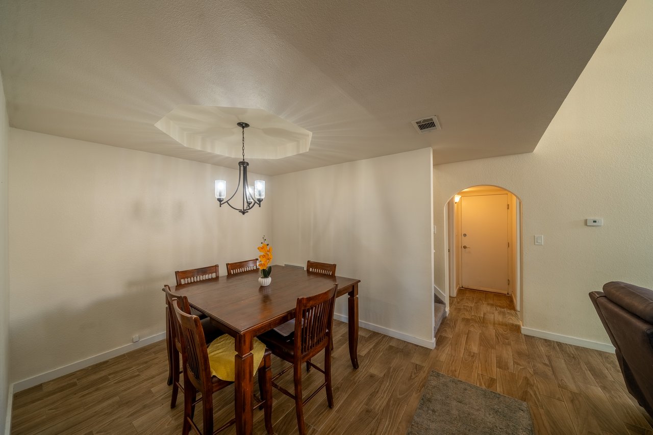 5620 Desert Creek Way