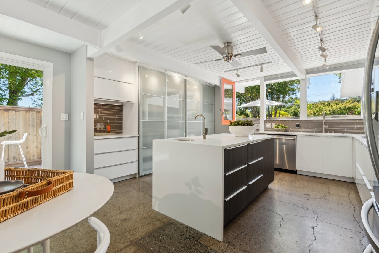 756 Del Ganado Rd