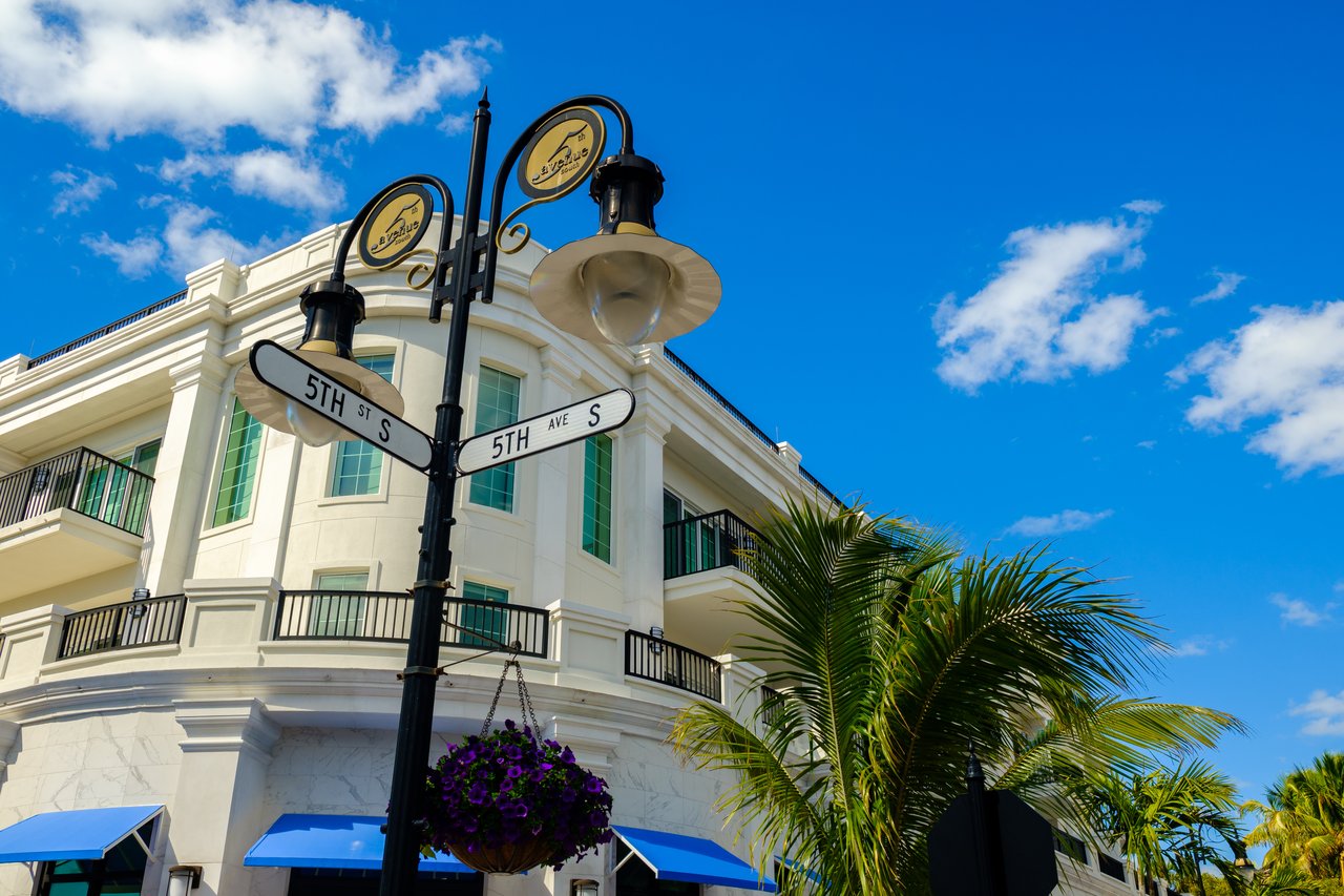 The Downtown Naples Restaurant Boom Is Happening on Foot, Not at Waterside Shops