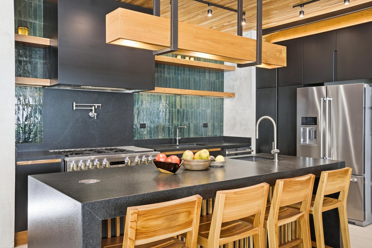 Casa Uchuva | Architectural Harmony of Wood, Stone, and Light