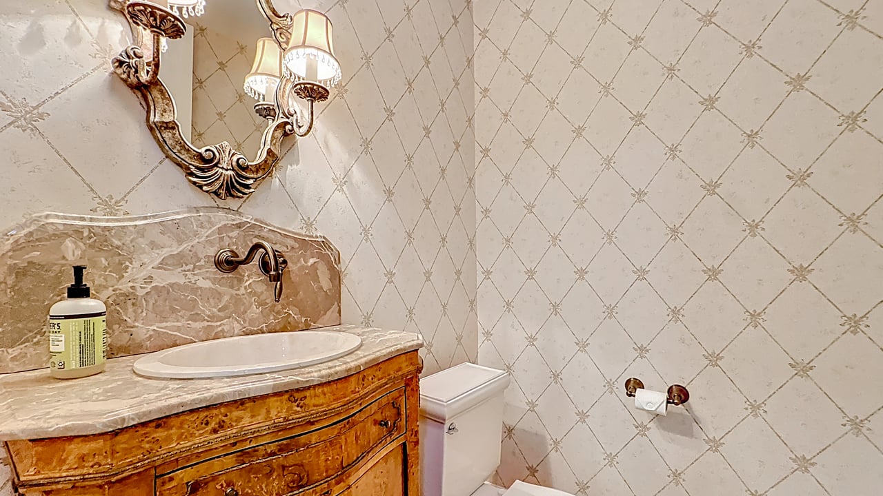 Elegant Lake Virginia Residence in Winter Park's Perle du Lac