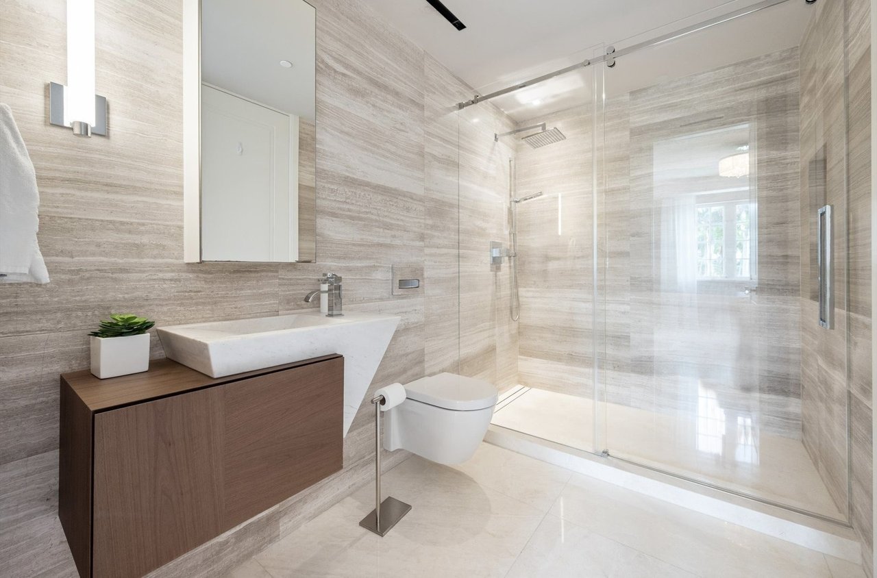 7921 Fisher Island