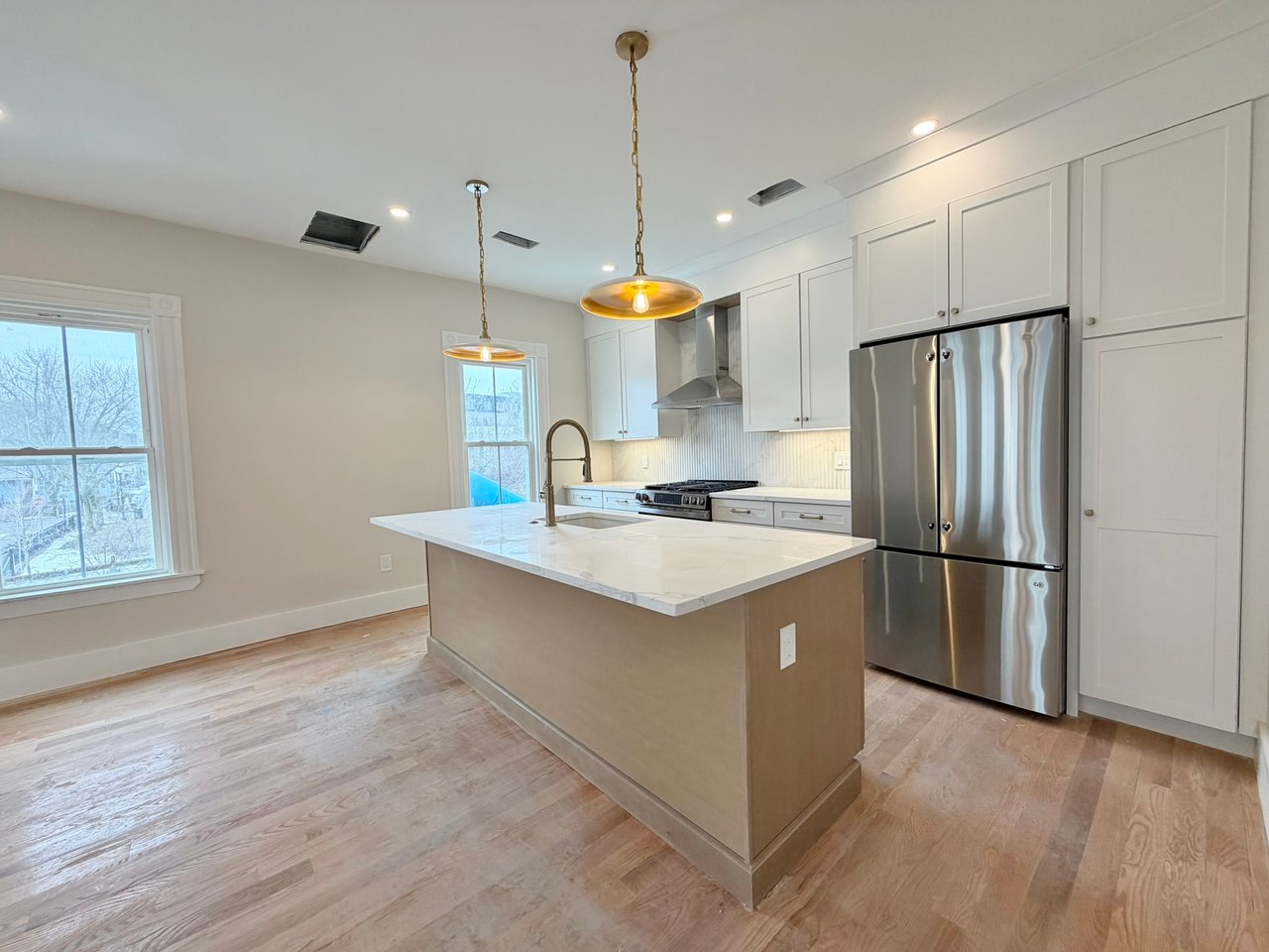 16 Harbor View Street