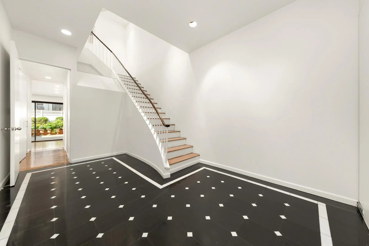 226 E 67th St Maisonette