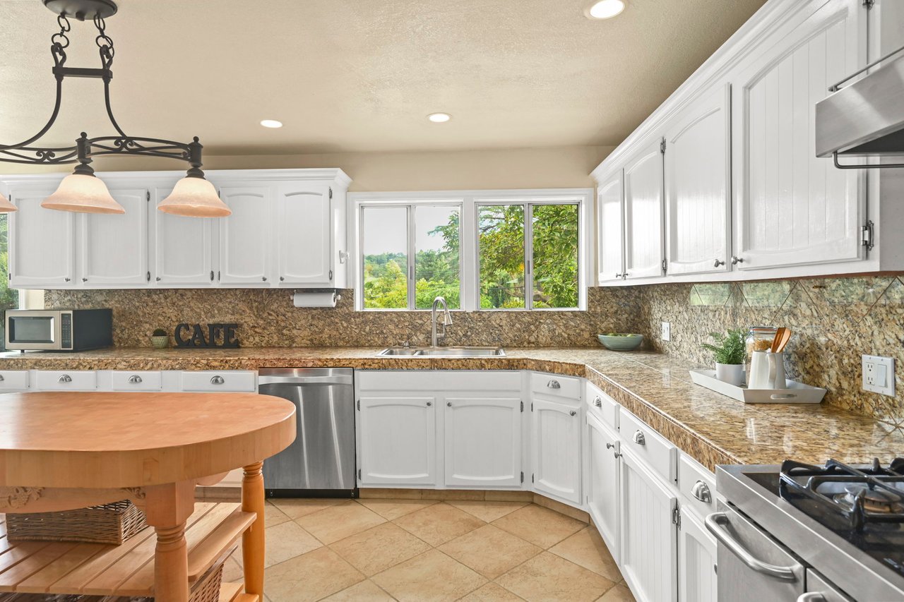 3840 Canyon Way, Martinez