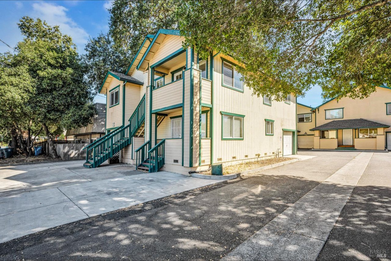 1404 Slater St Santa Rosa, CA 95404