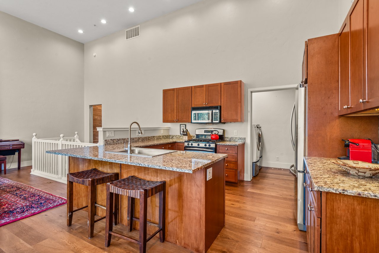 Warm & Inviting Willits Townhome