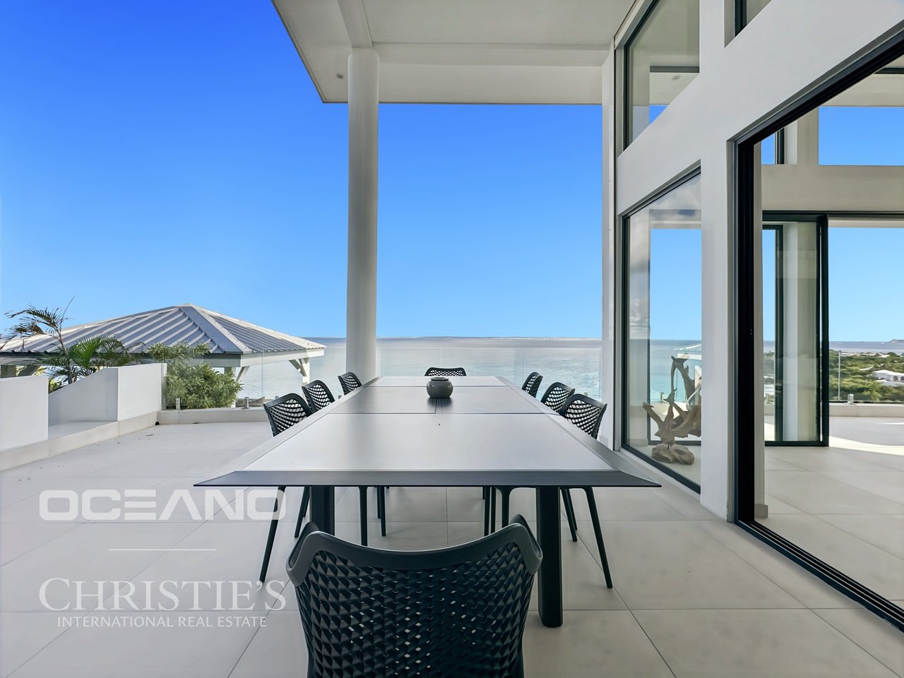 Cliffside Villa - Mont Rouge