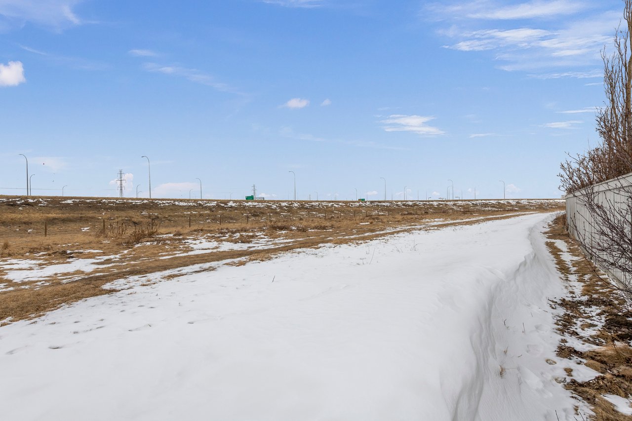 218 Coville Circle NE