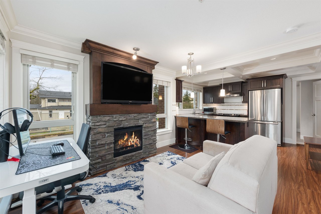212-2175 Fraser Ave
