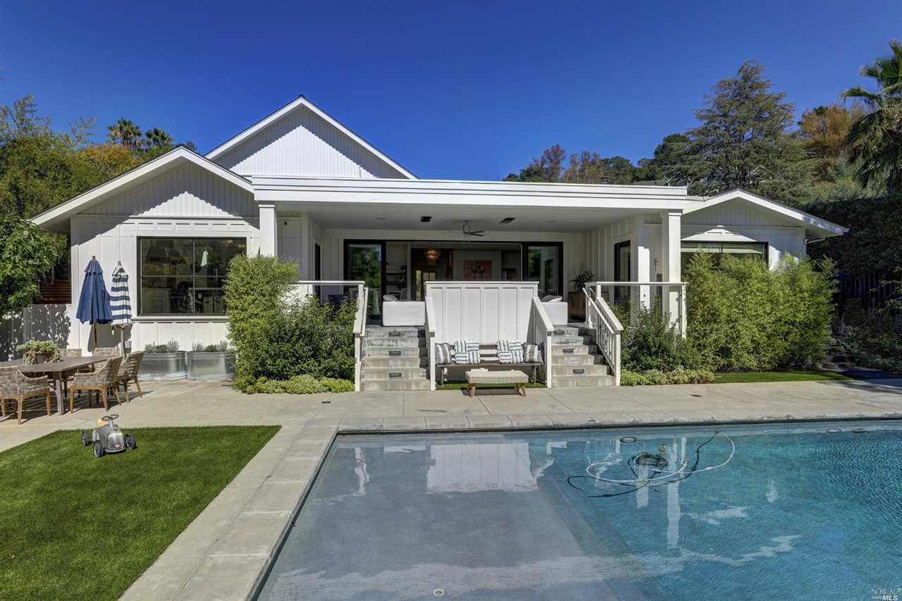 14 Fay Dr