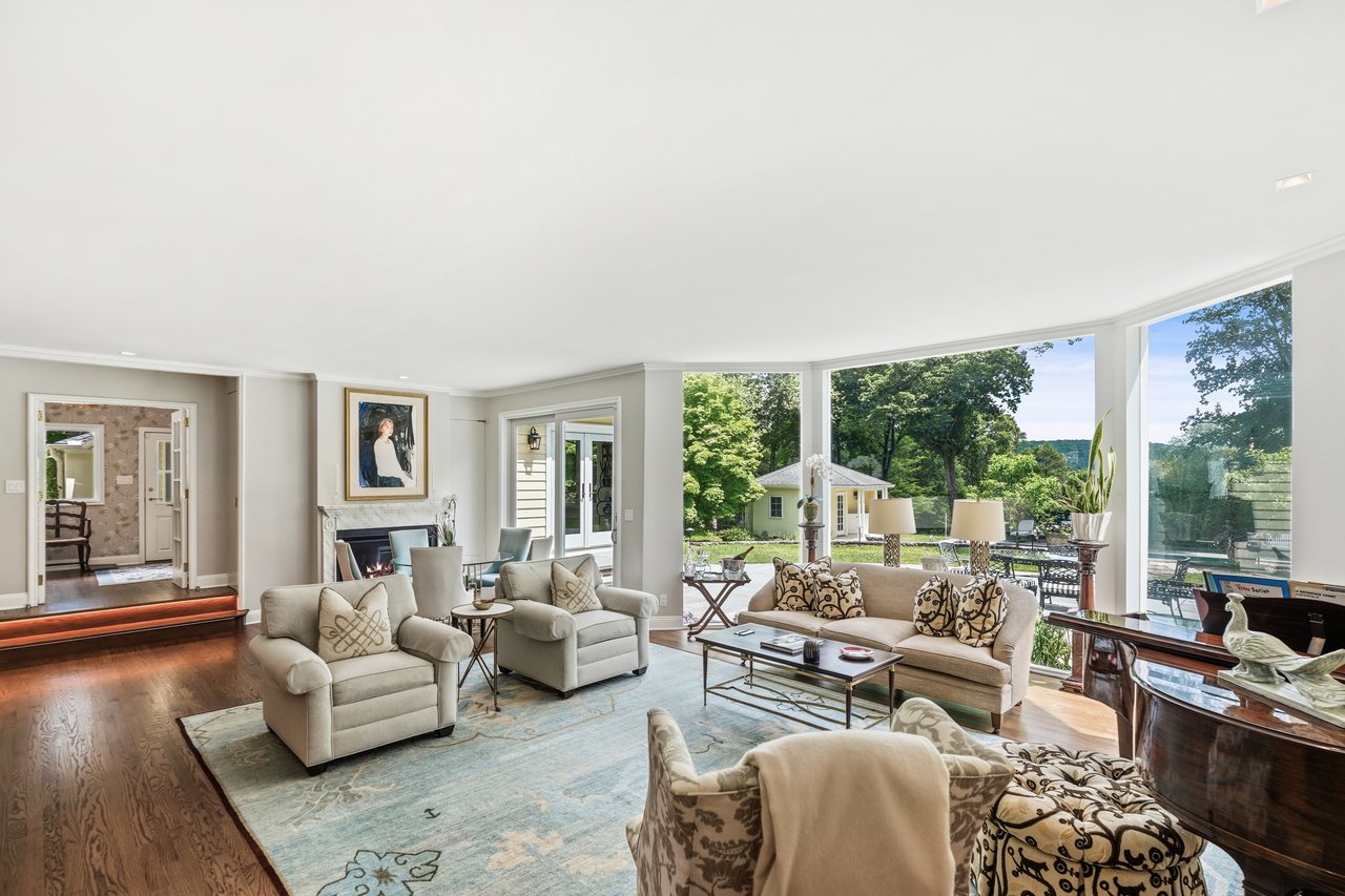 122 E Ridge Road