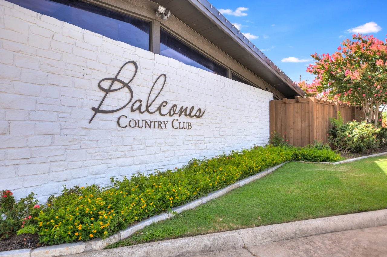 Golf Course Grandeur - 9112 Balcones Club Drive