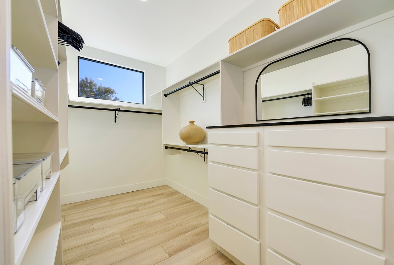 6535 N HILLSIDE Drive