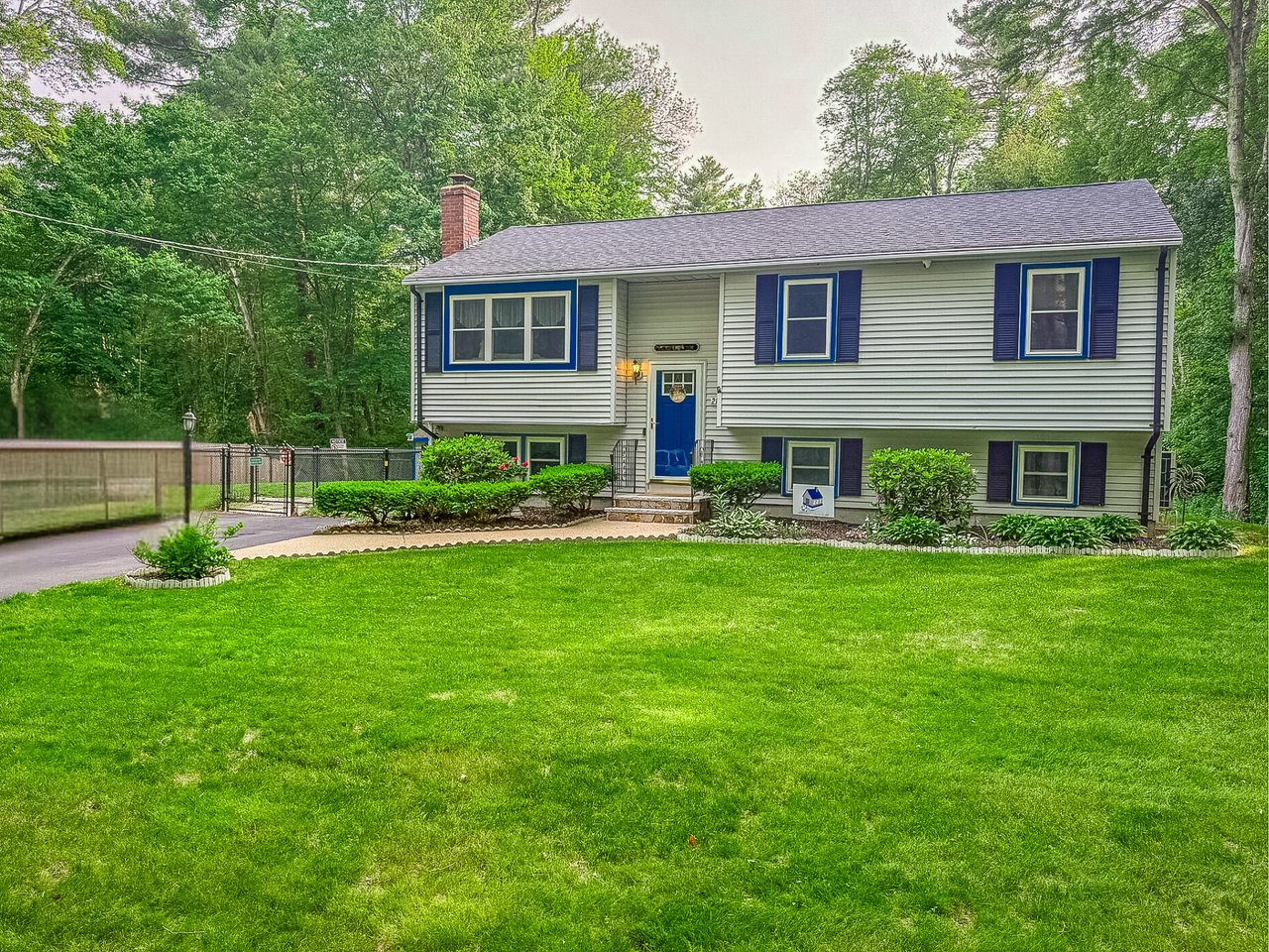 FOR SALE | Turnkey Business & Home
