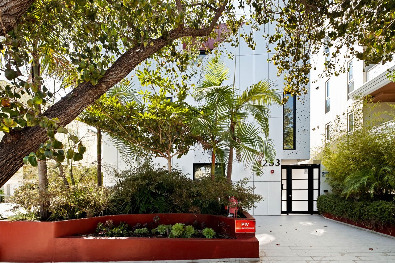 1253 N Sweetzer Ave #5, West Hollywood