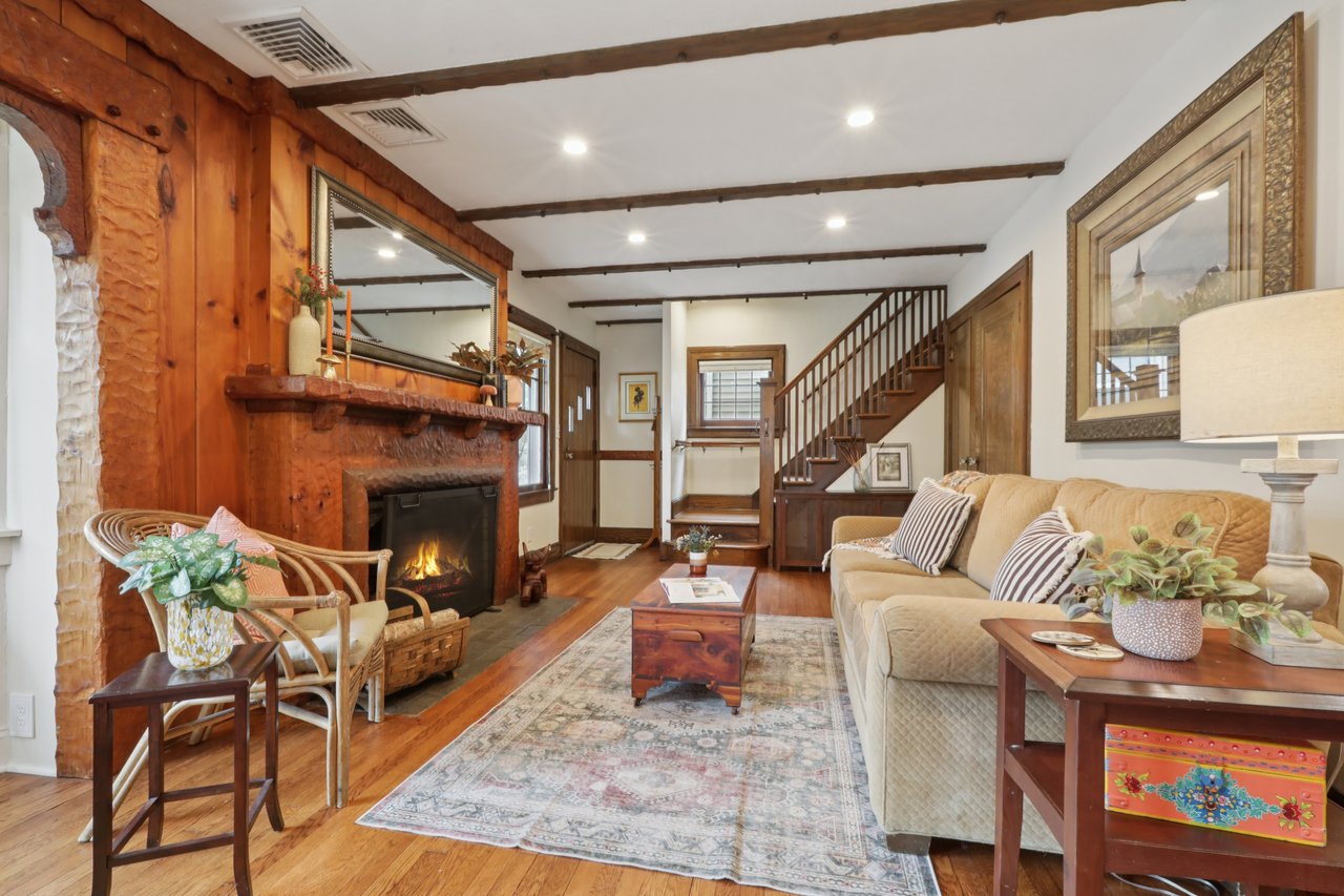 62 Hillside Ave