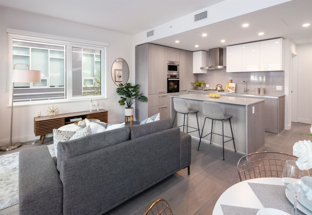 4932 Cambie St, #204