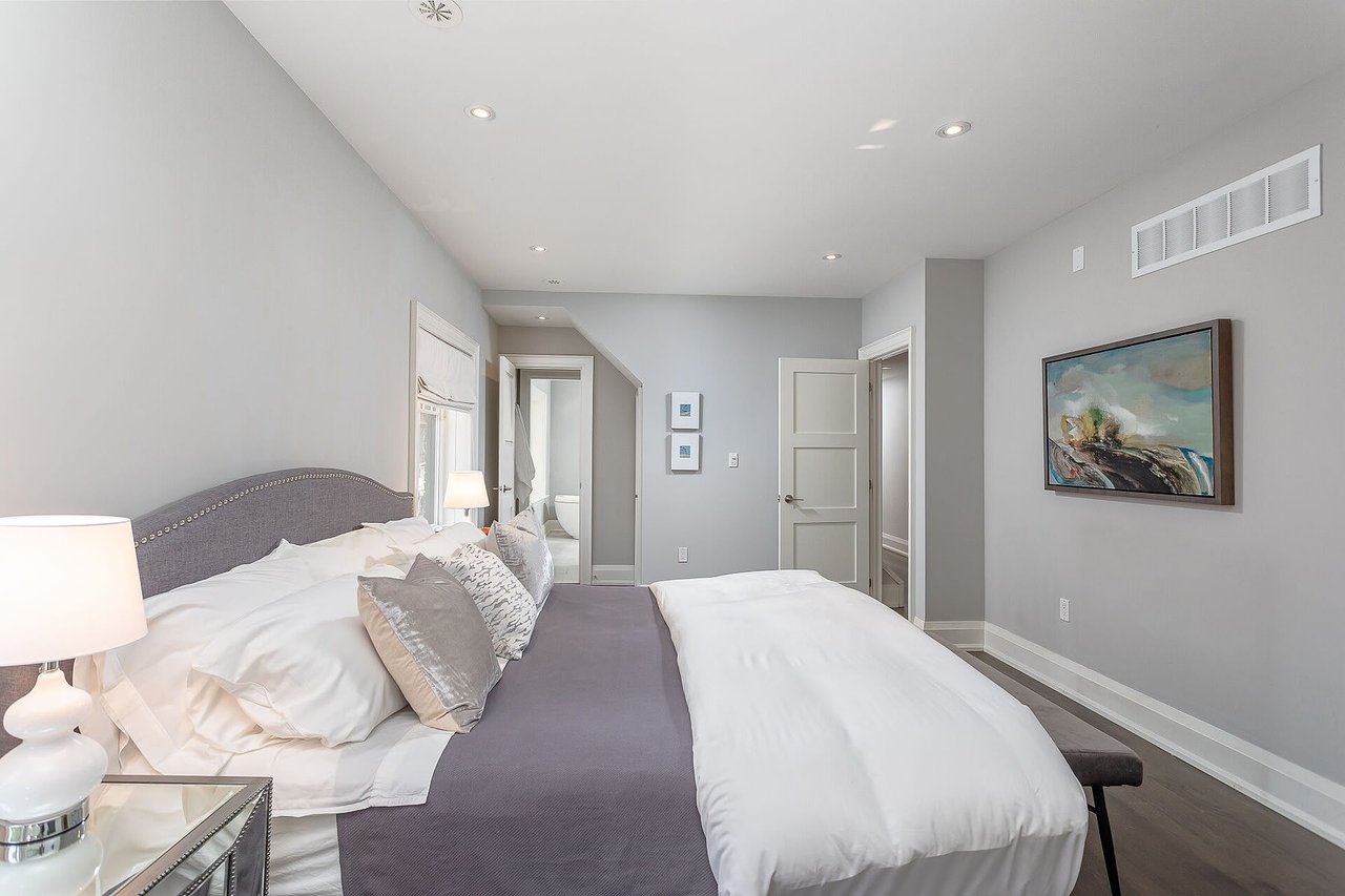 Davisville Village Stylish Reno