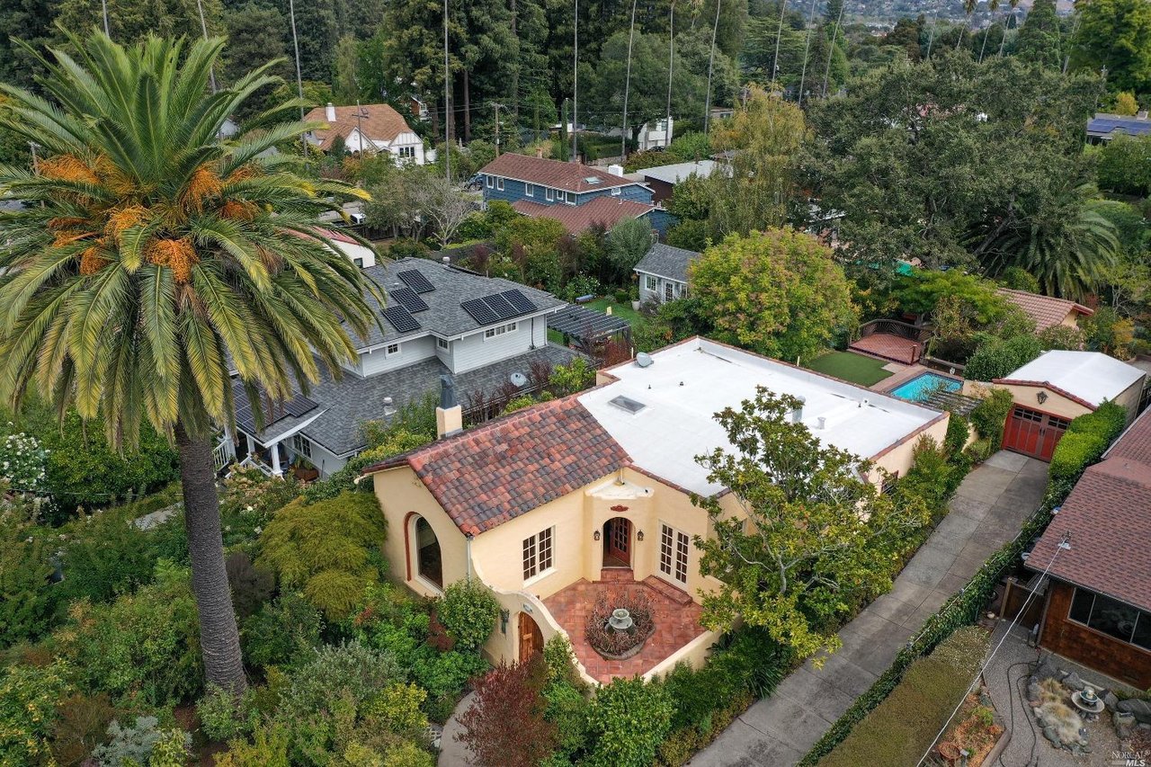 144 Magnolia Ave
